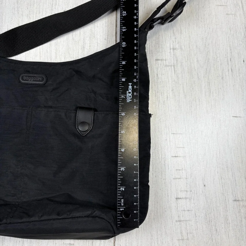 Baggallini Crossbody Bag Black Large Excellent Nylon Adjustable Strap Travel